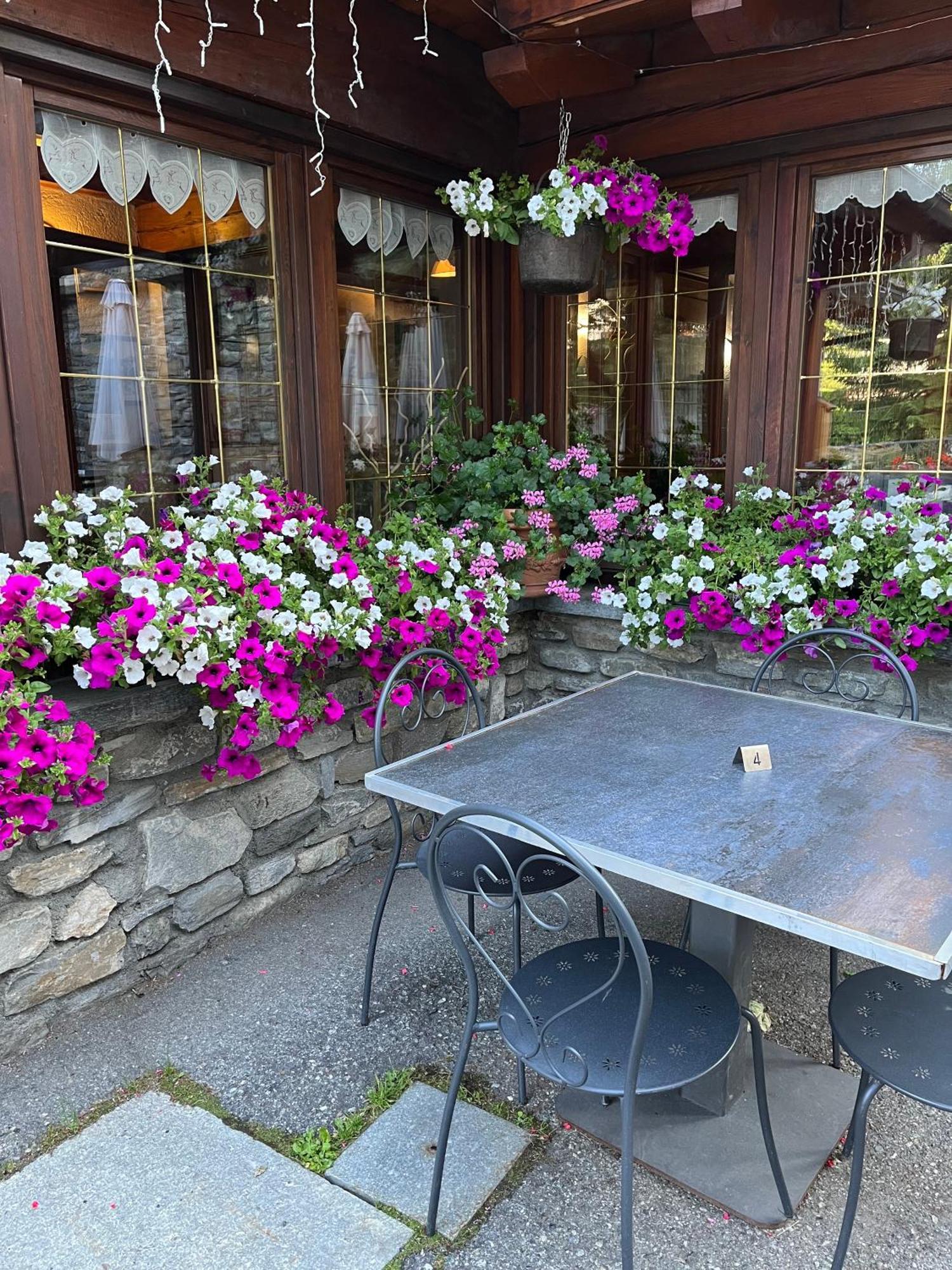 Hotel Coeur Du Village La Thuile Kültér fotó