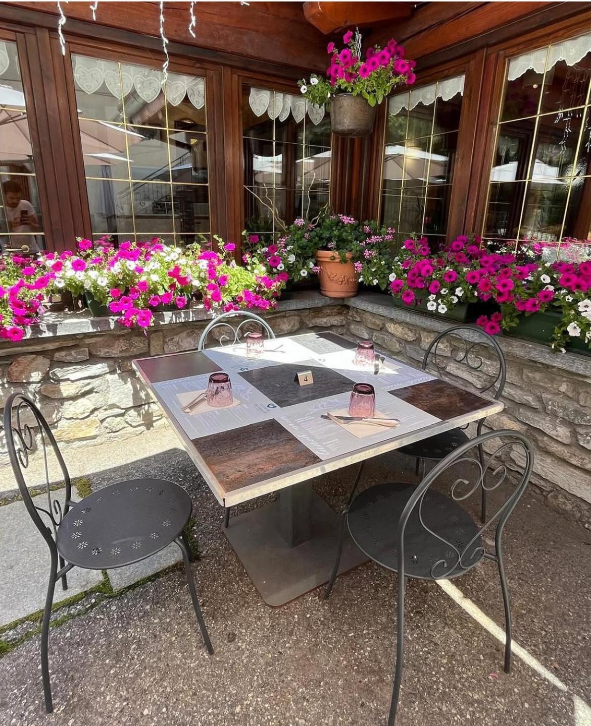 Hotel Coeur Du Village La Thuile Kültér fotó